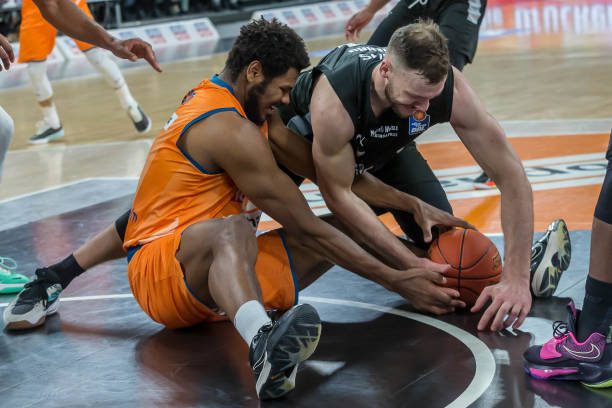 姆巴佩利用 姆巴佩利用